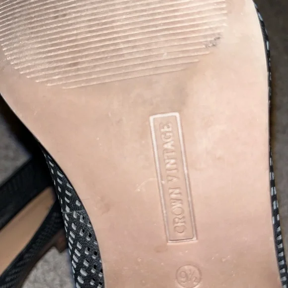 Crown Vintage Textured Black Flats - Picture 5 of 7